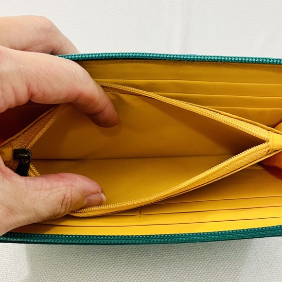 Travelon Zip Around RFID Blocking Wallet Aqua Turquoise 8" x 4" NEW Condition - Picture 6 of 8